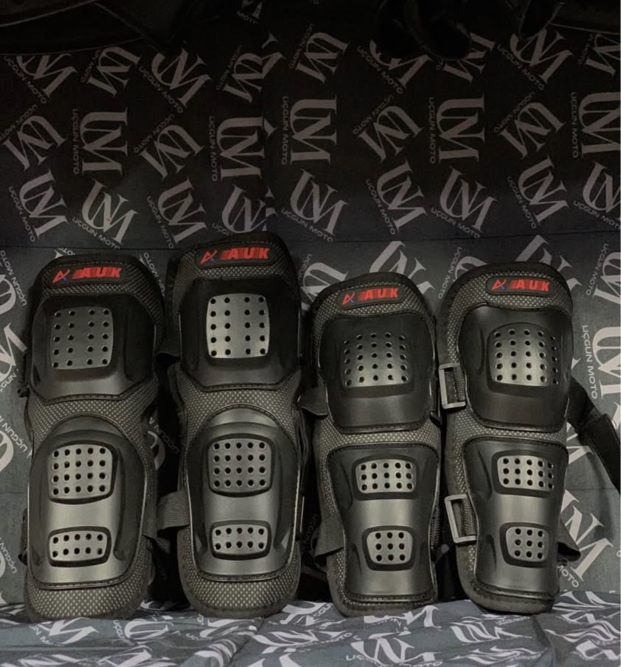 AUK PLASTİK DİZLİK DİRSEKLİK SET