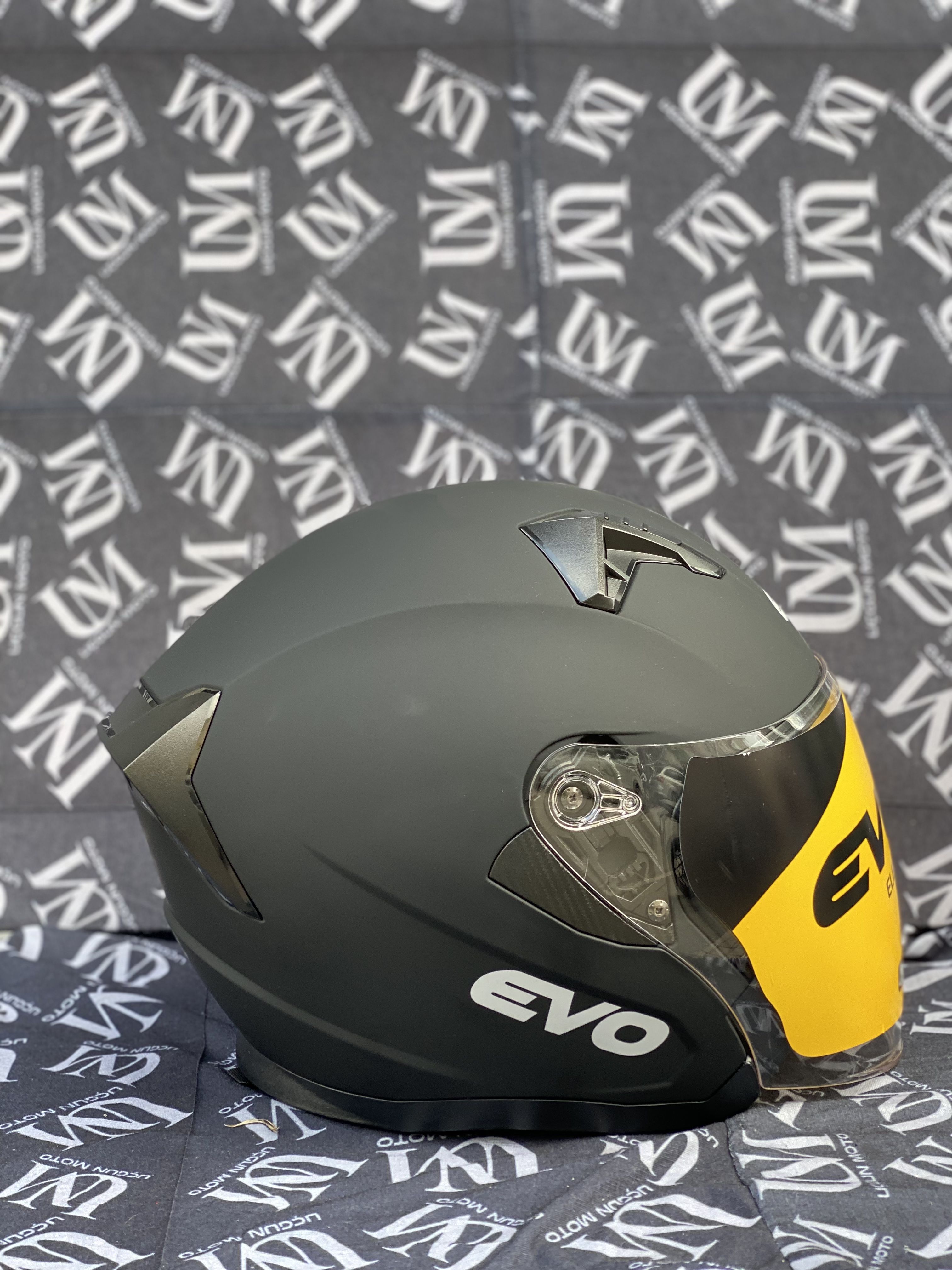 EVO G&Uuml;NEŞ G&Ouml;ZL&Uuml;KL&Uuml; YARIM KASK