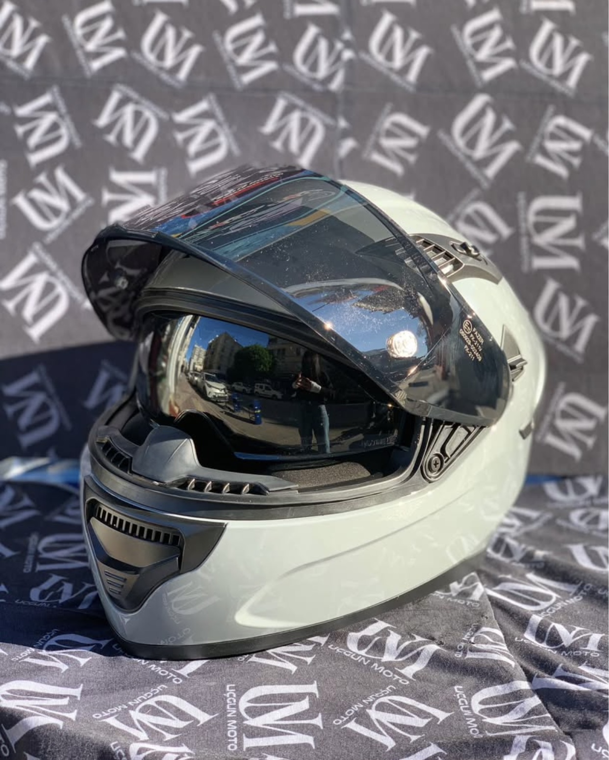 FAZER G&Uuml;NEŞ G&Ouml;ZL&Uuml;KL&Uuml; FULLFACE KASK