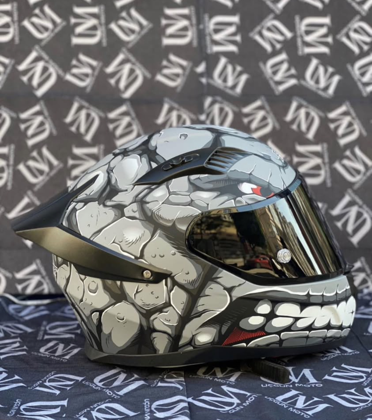 FAZER G&Uuml;NEŞ G&Ouml;ZL&Uuml;KL&Uuml; FULLFACE KASK