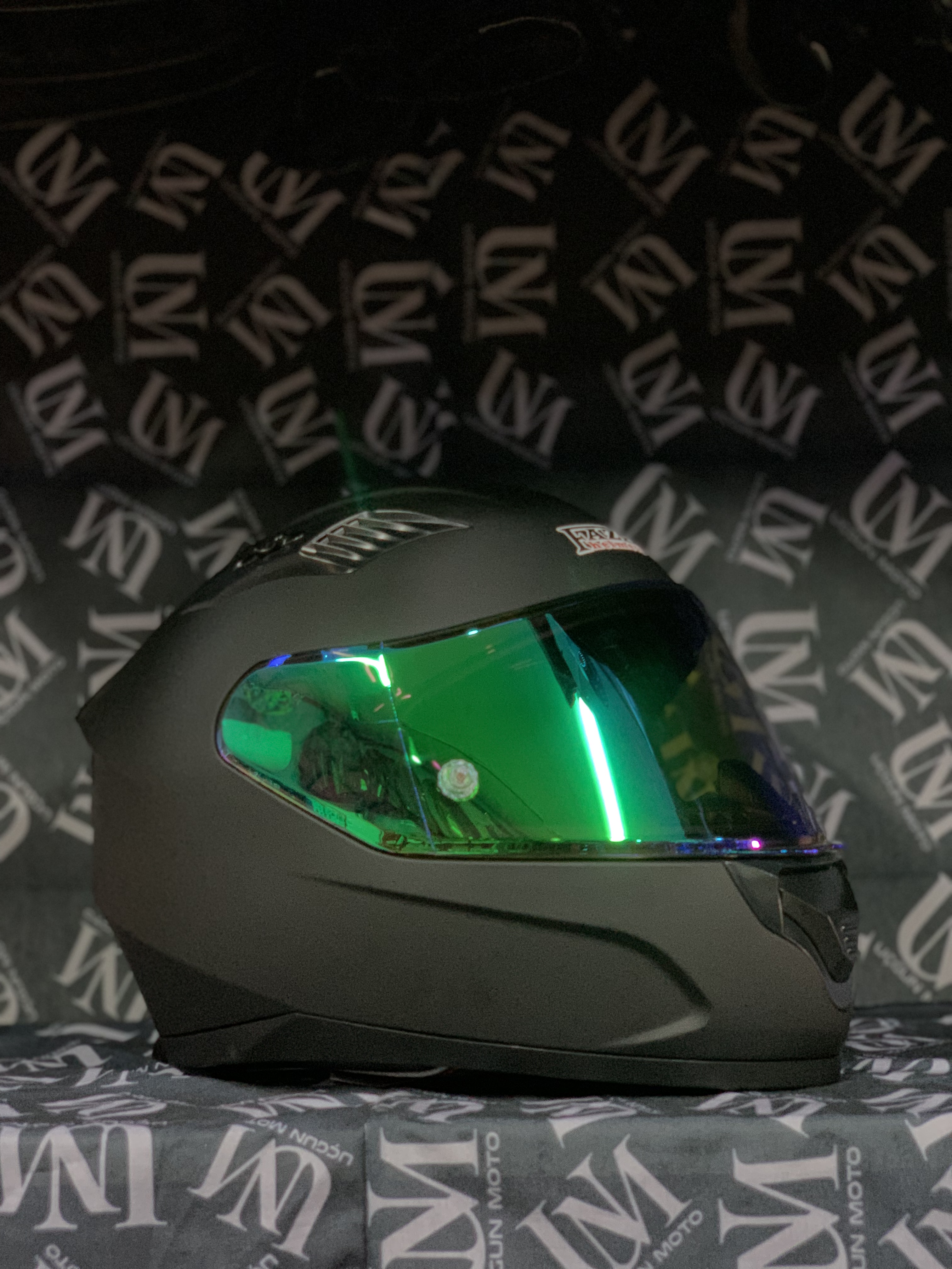 FAZER G&Uuml;NEŞ G&Ouml;ZL&Uuml;KL&Uuml; FULLFACE KASK