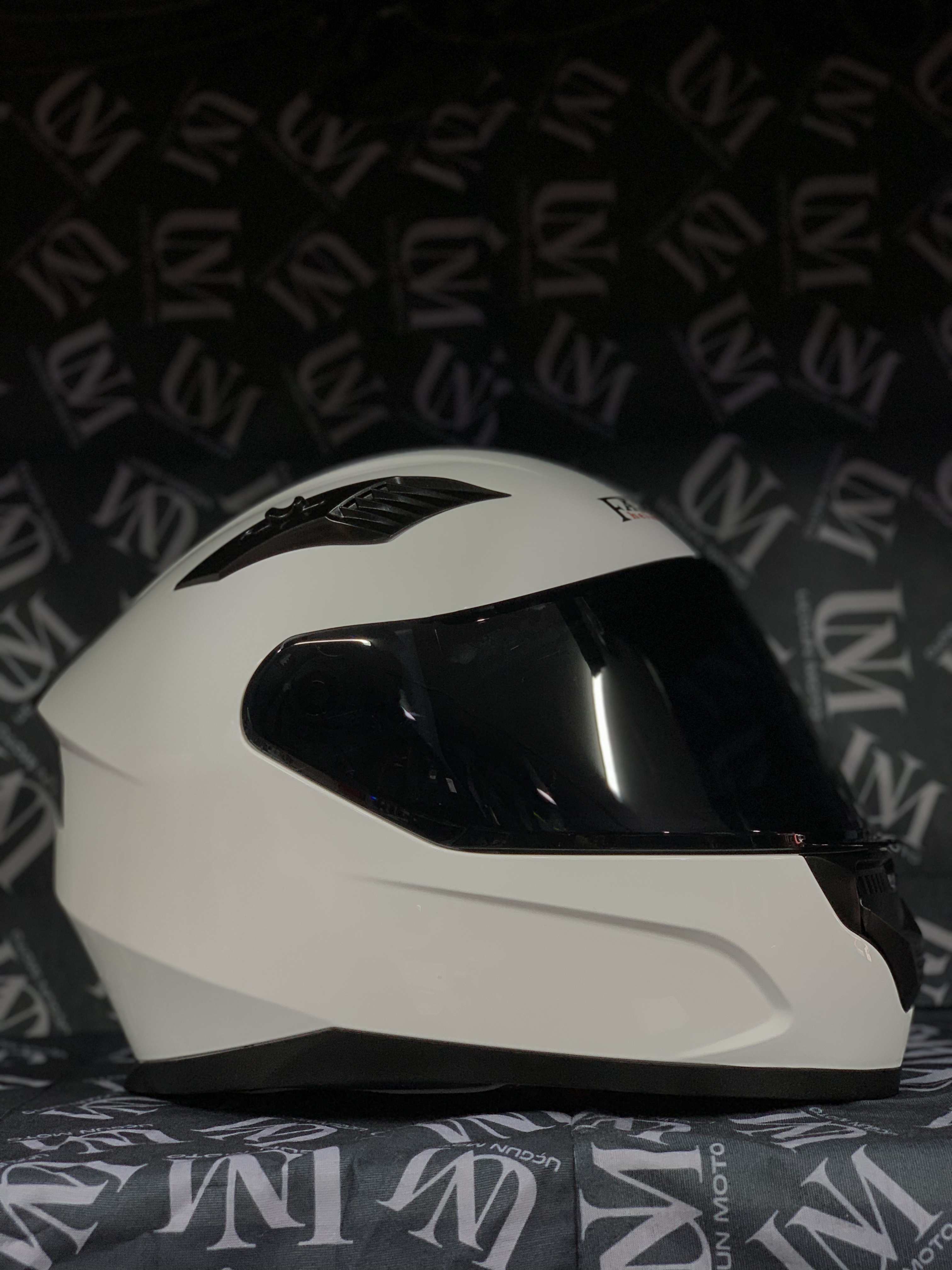 FAZER G&Uuml;NEŞ G&Ouml;ZL&Uuml;KL&Uuml; FULLFACE KASK