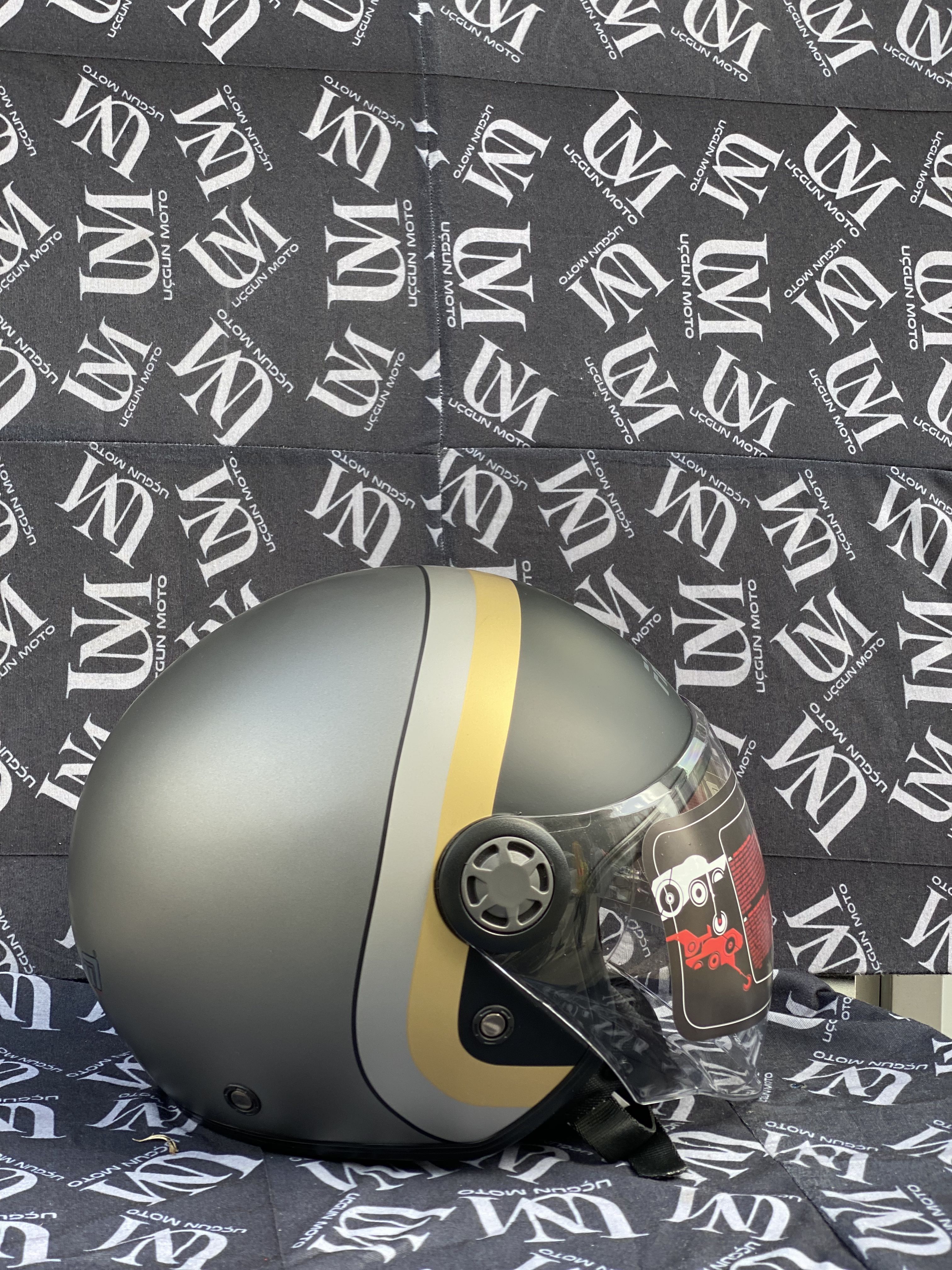 FREE-M G&Uuml;NEŞ G&Ouml;ZL&Uuml;KL&Uuml; YARIM KASK