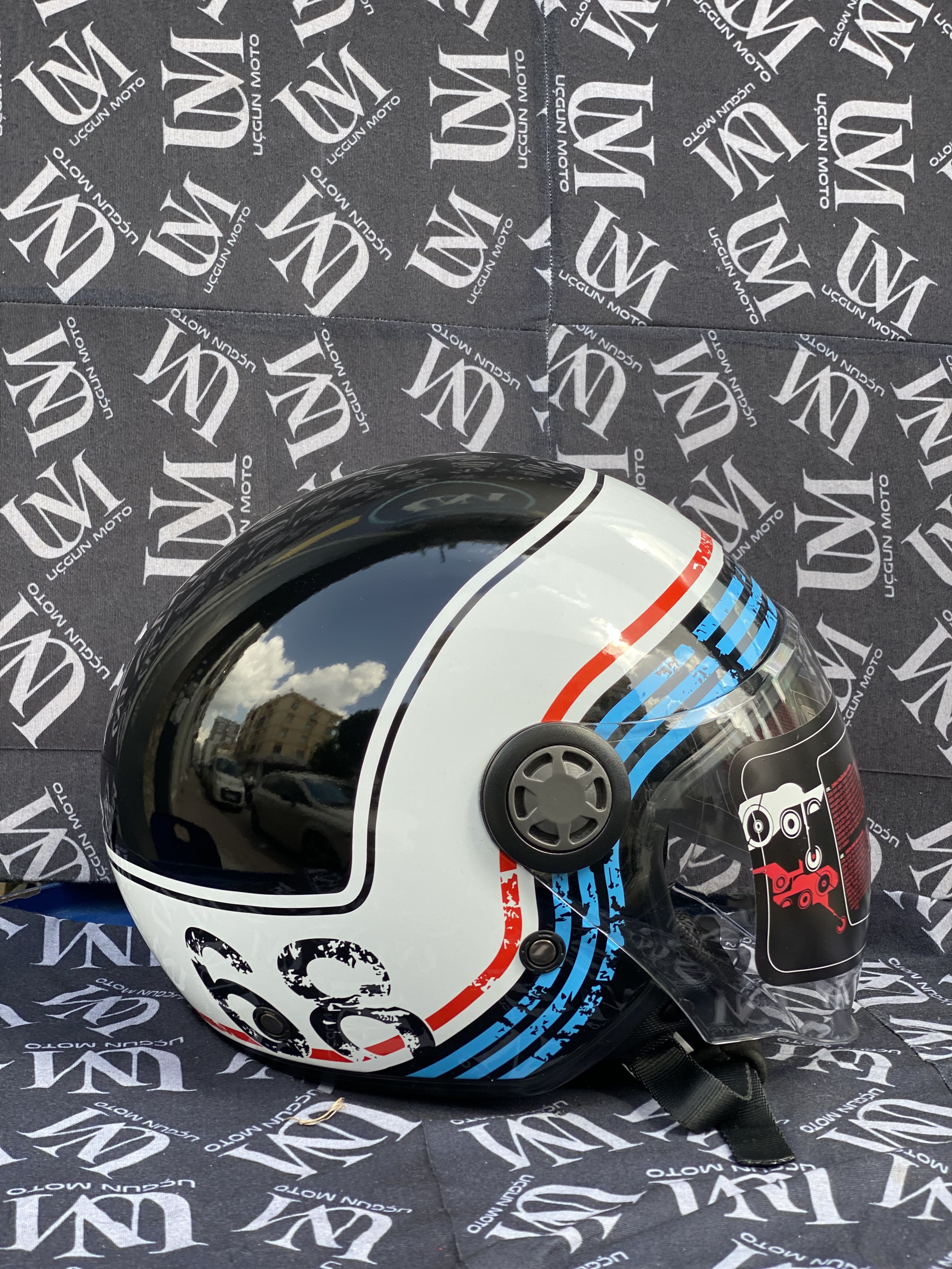 FREE-M G&Uuml;NEŞ G&Ouml;ZL&Uuml;KL&Uuml; YARIM KASK