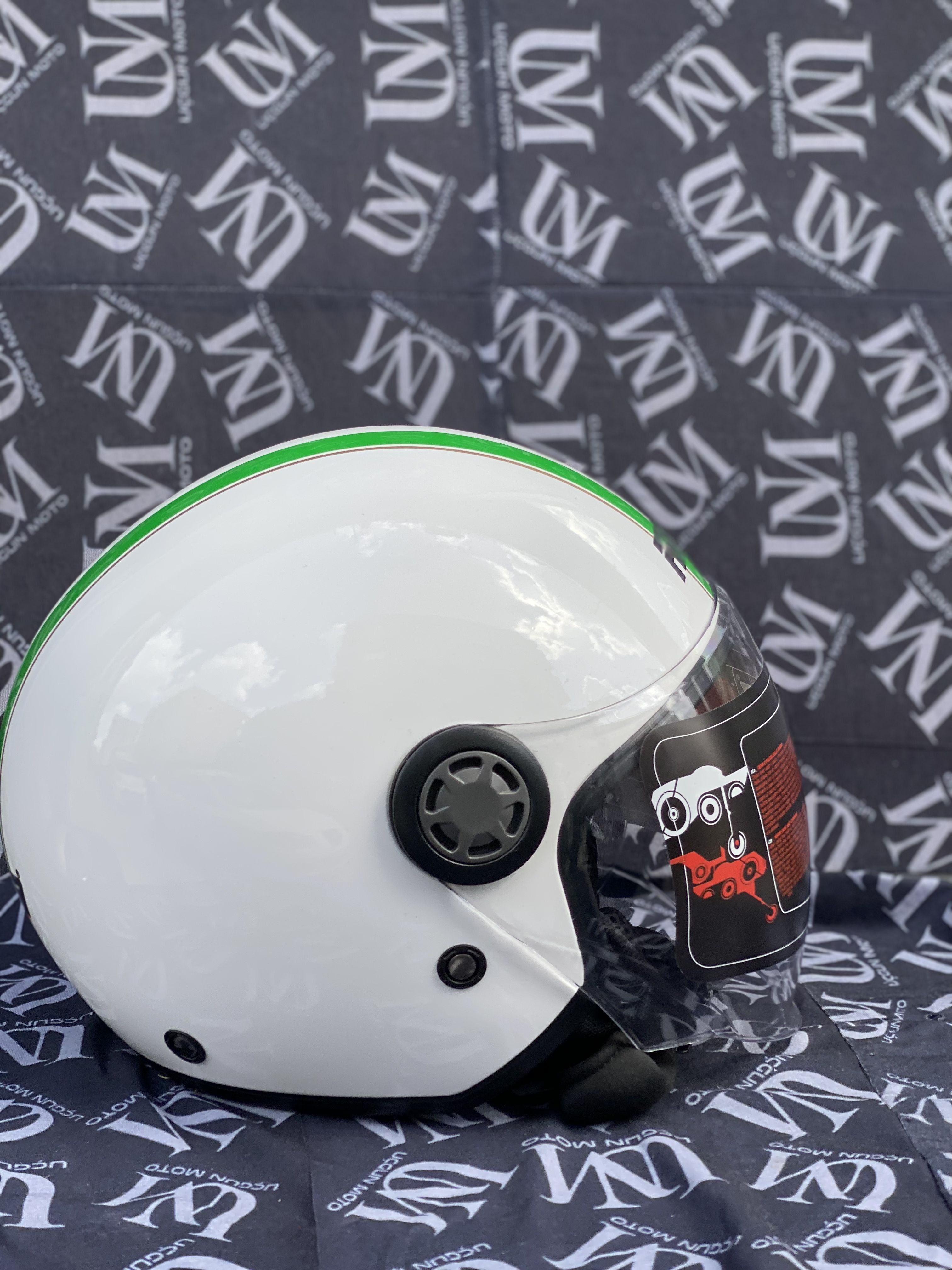 FREE-M G&Uuml;NEŞ G&Ouml;ZL&Uuml;KL&Uuml; YARIM KASK