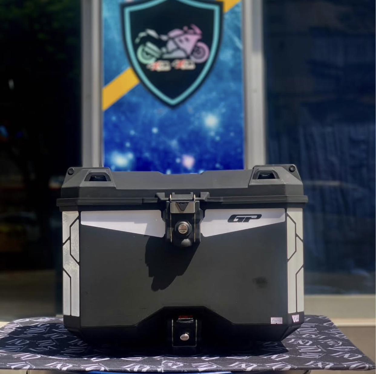 GP KOMPOZİT 33 LİTRE PLASTİK BAGAJ &Ccedil;ANTASI