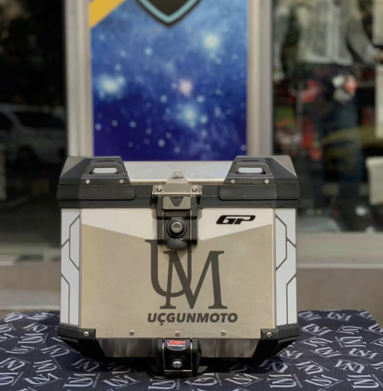 GP KOMPOZİT 37 LİTRE AL&Uuml;MİNYUM BAGAJ &Ccedil;ANTASI