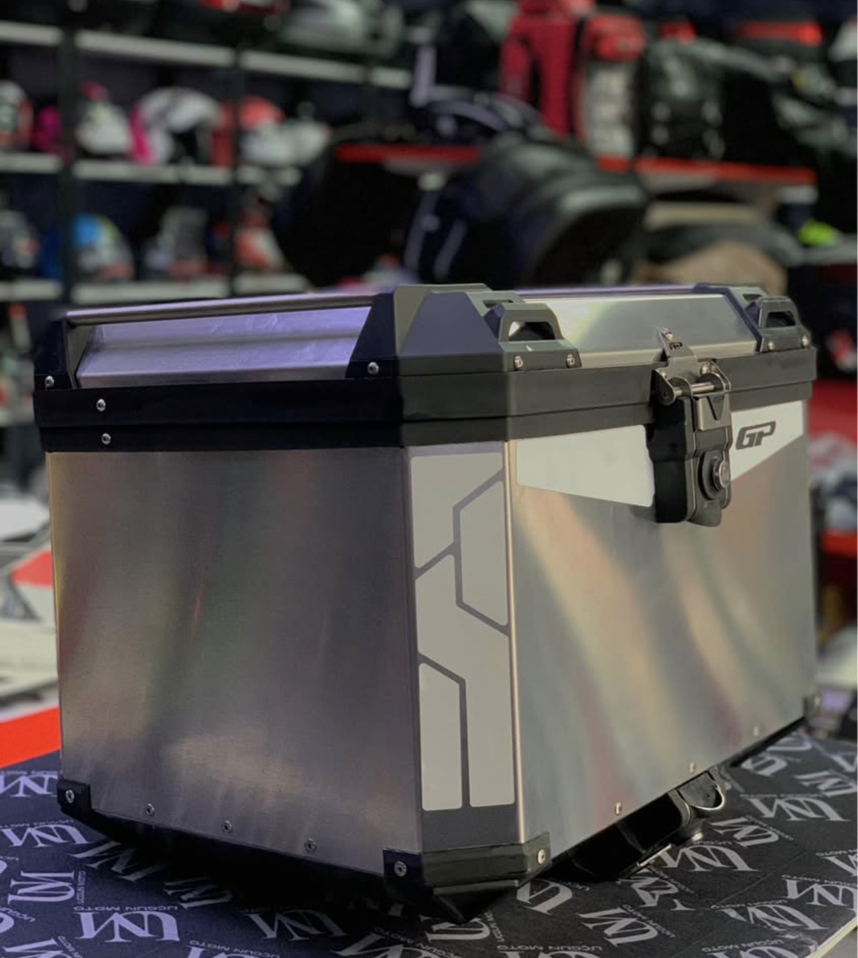 GP KOMPOZİT 57 LİTRE AL&Uuml;MİNYUM BAGAJ &Ccedil;ANTA