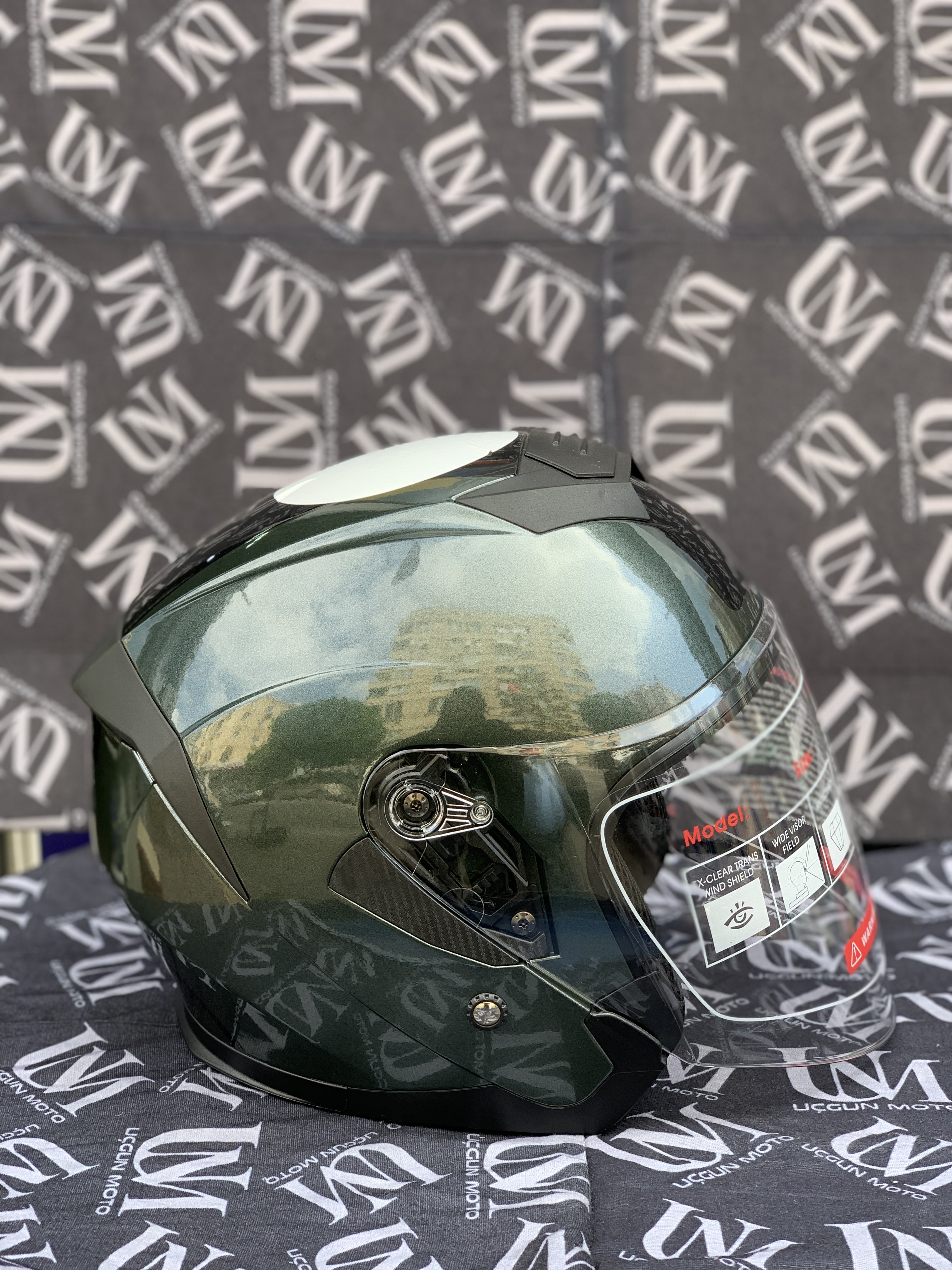JK-526 G&Uuml;NEŞ G&Ouml;ZL&Uuml;KL YARIM KASK 