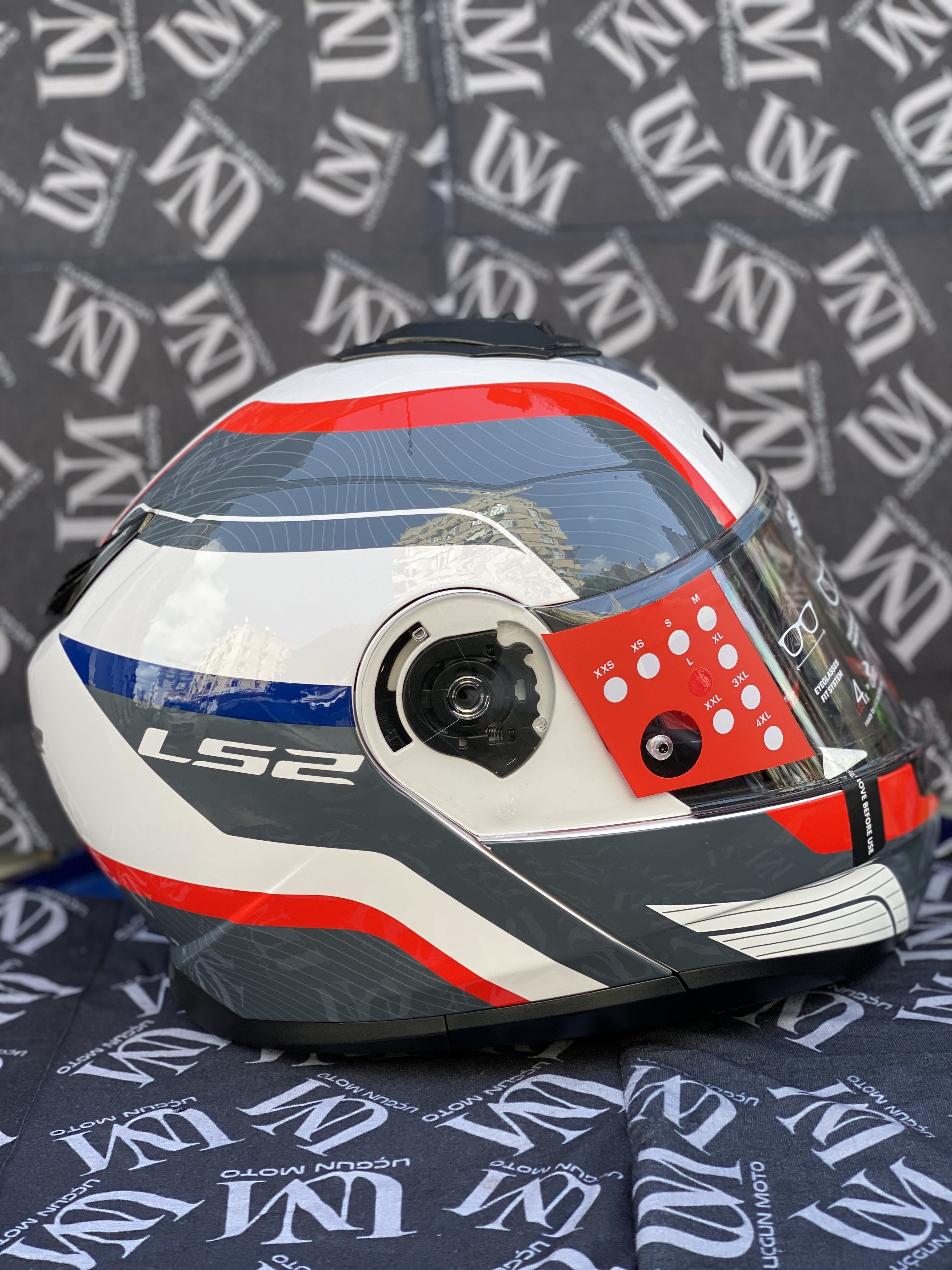 LS2 STROBE G&Uuml;NEŞ G&Ouml;ZL&Uuml;KL&Uuml; &Ccedil;ENE A&Ccedil;ILIR KASK