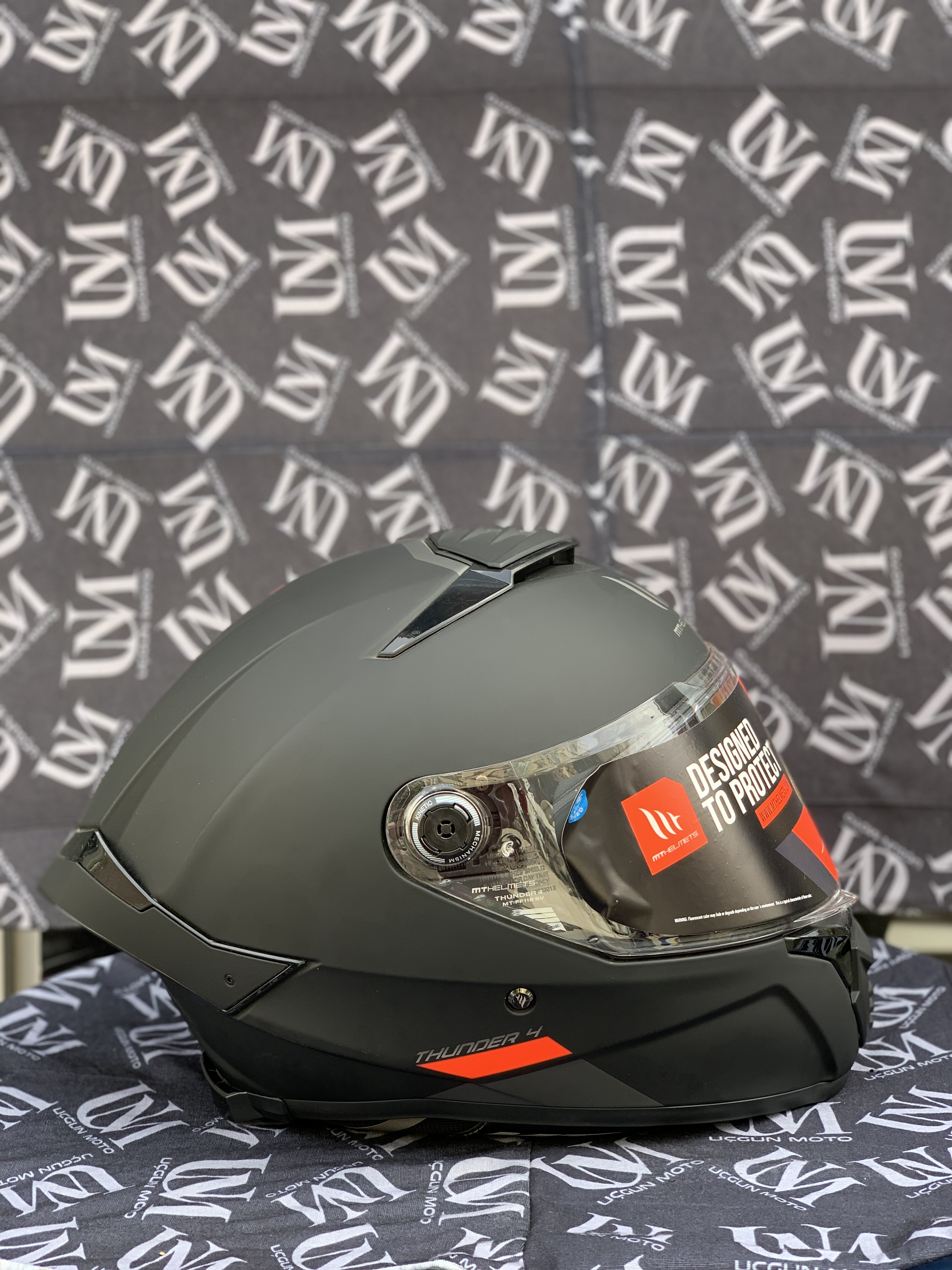 MT THUNDER 4 G&Uuml;NEŞ G&Ouml;ZL&Uuml;KL&Uuml; FULLFACE KASK