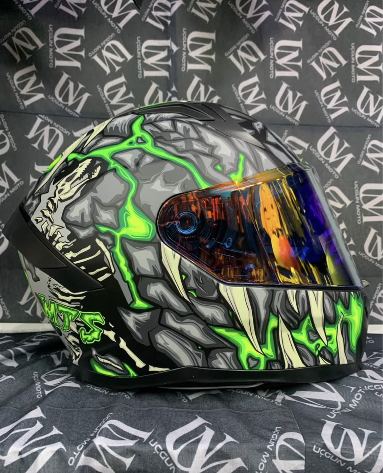 MTS-910 G&Uuml;NEŞ G&Ouml;ZL&Uuml;KL&Uuml; FULLFACE KASK