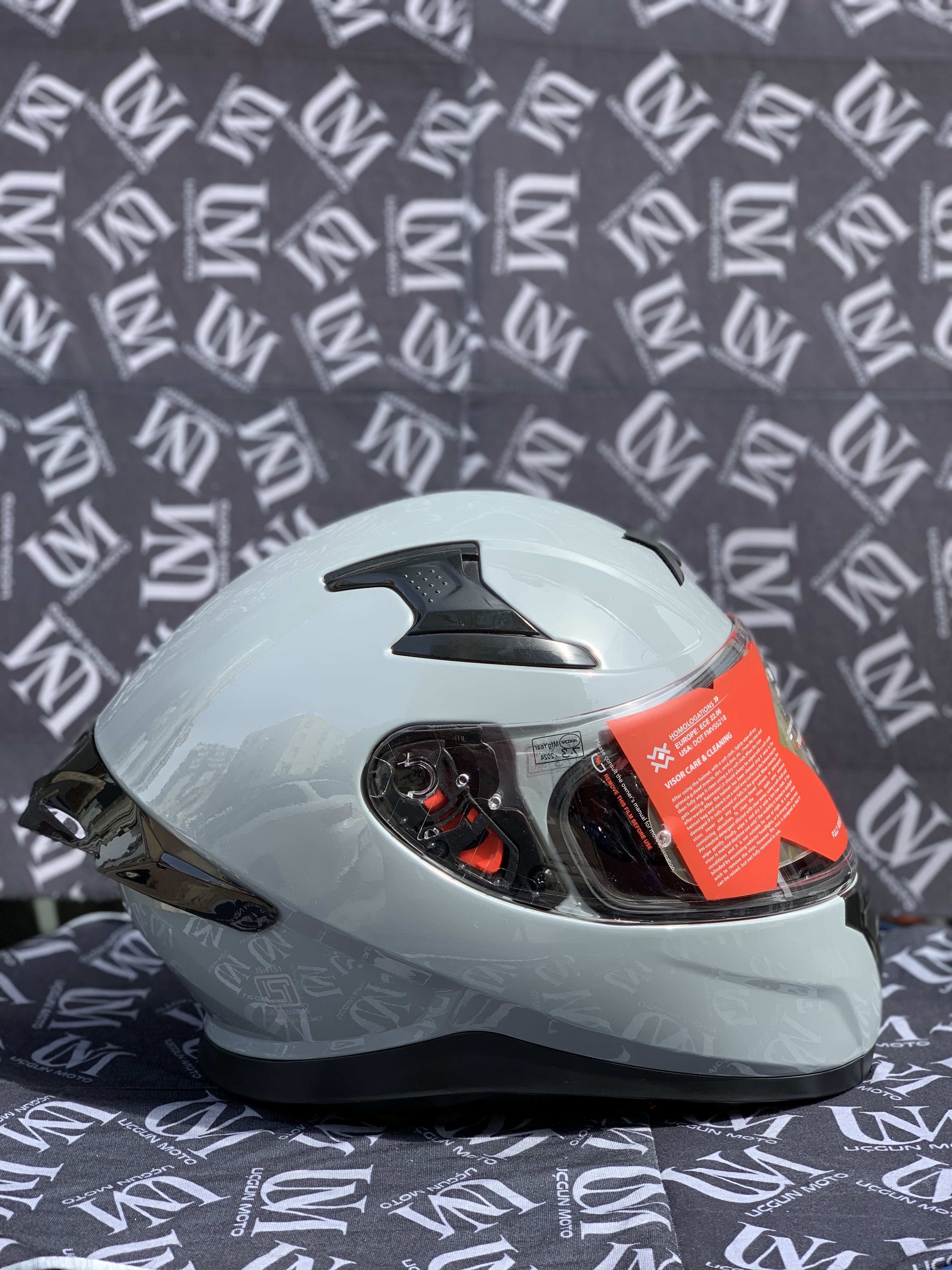 SIFIR KAPALI KUTU AXOR APEX G&Uuml;NEŞ G&Ouml;ZL&Uuml;KL&Uuml; FULLFACE KASK 