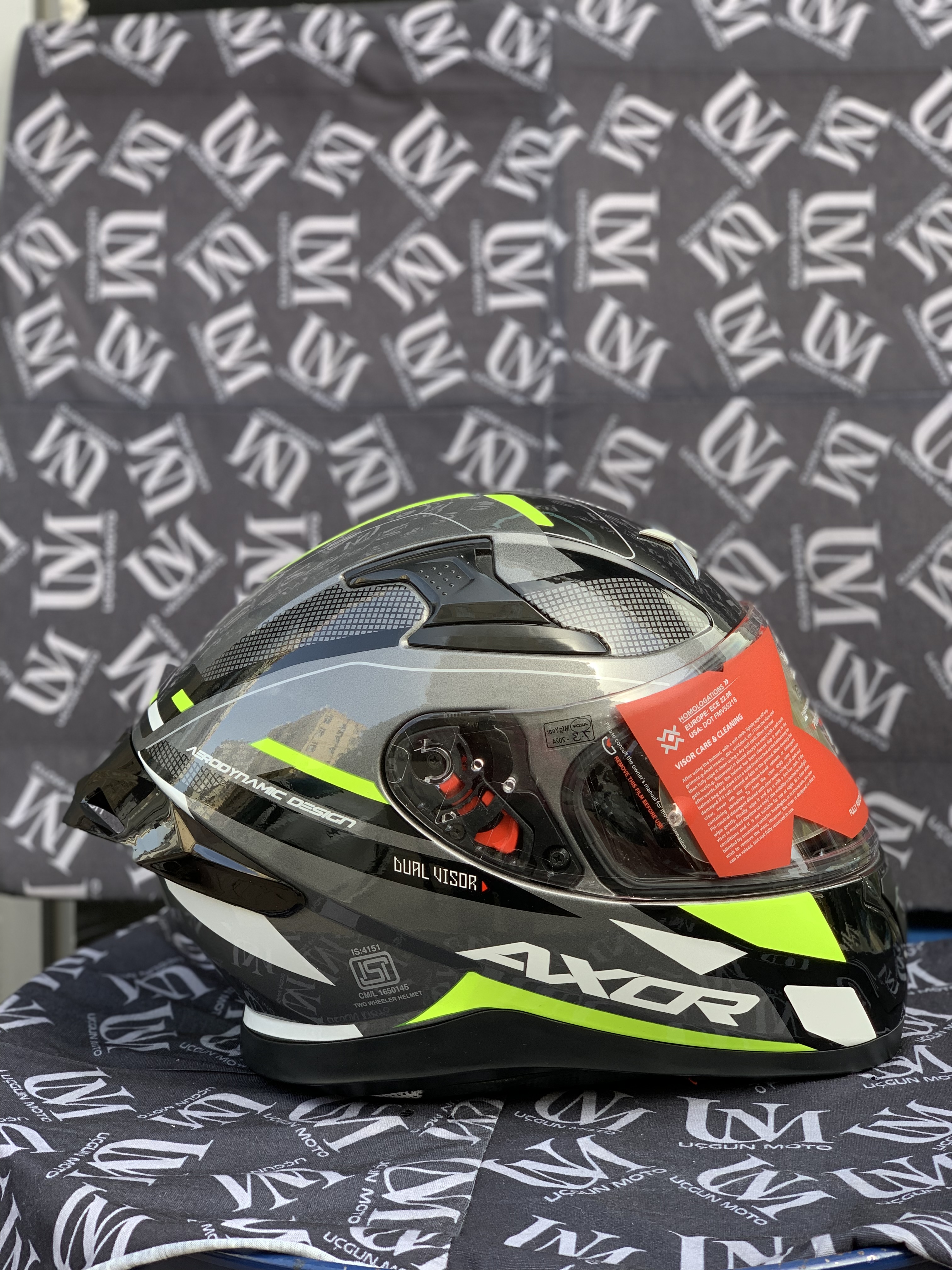 SIFIR KAPALI KUTU AXOR G&Uuml;NEŞ G&Ouml;ZL&Uuml;KL&Uuml; FULLFACE KASK