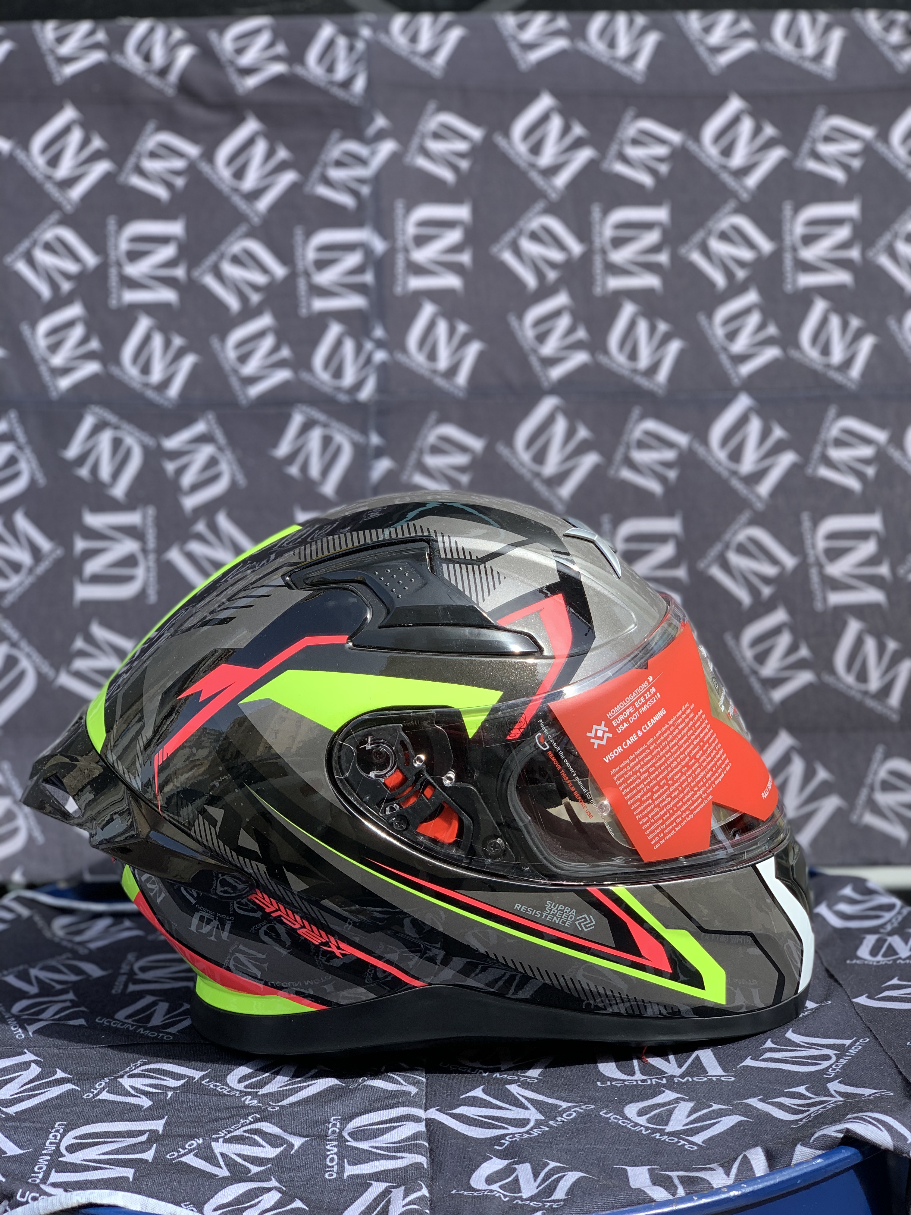 SIFIR KAPALI KUTU AXOR G&Uuml;NEŞ G&Ouml;ZL&Uuml;KL&Uuml; FULLFACE KASK