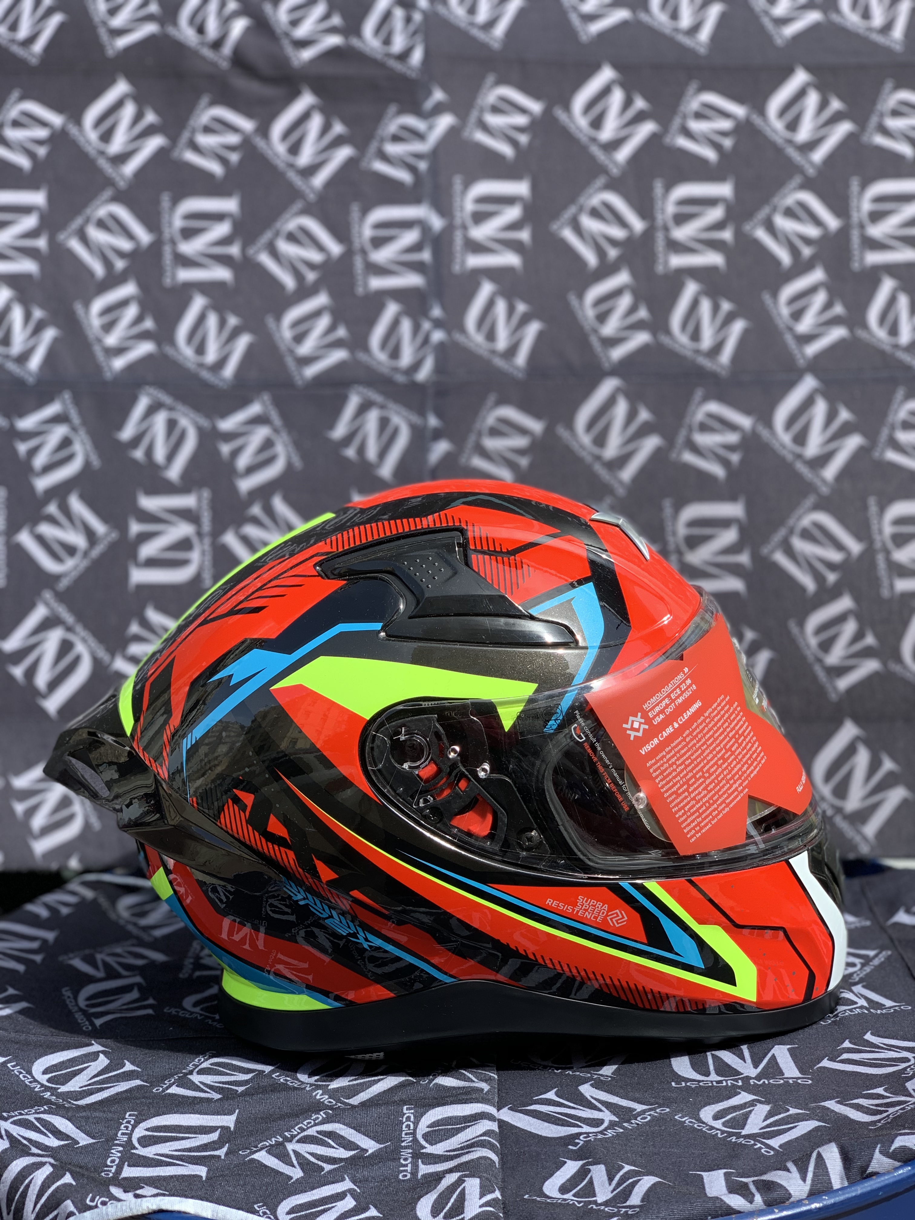 SIFIR KAPALI KUTU AXOR G&Uuml;NEŞ G&Ouml;ZL&Uuml;KL&Uuml; FULLFACE KASK