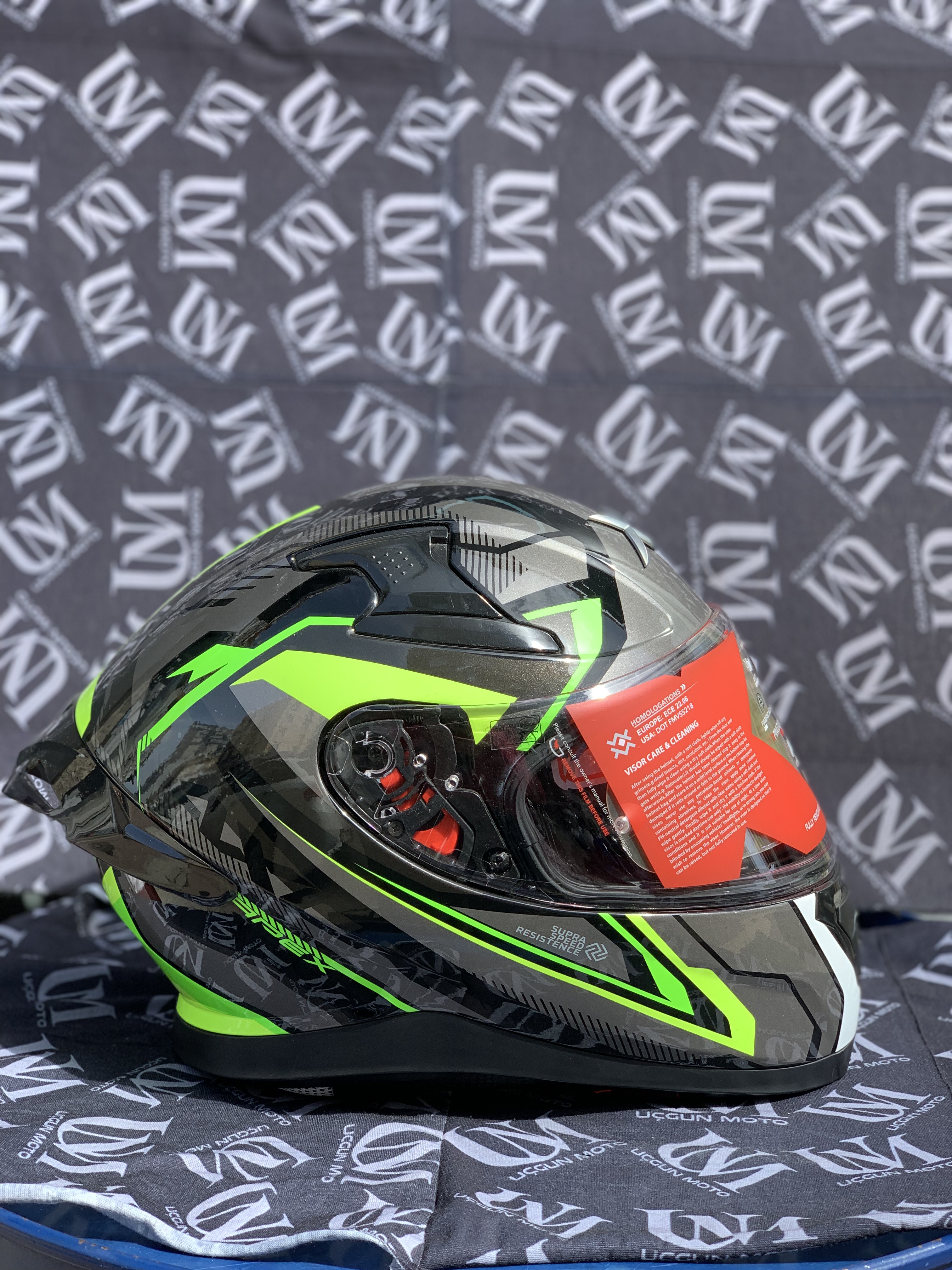 SIFIR KAPALI KUTU AXOR G&Uuml;NEŞ G&Ouml;ZL&Uuml;KL&Uuml; FULLFACE KASK