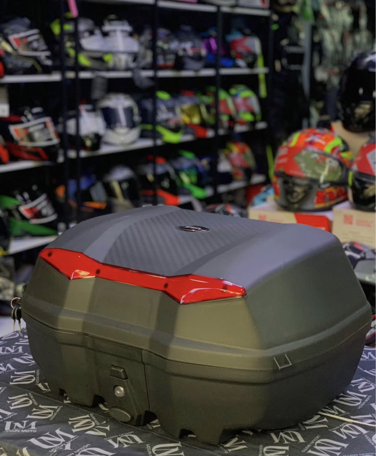 TİEN 52 LİTRE MOTOSİKLET ARKA BAGAJ &Ccedil;ANTASI