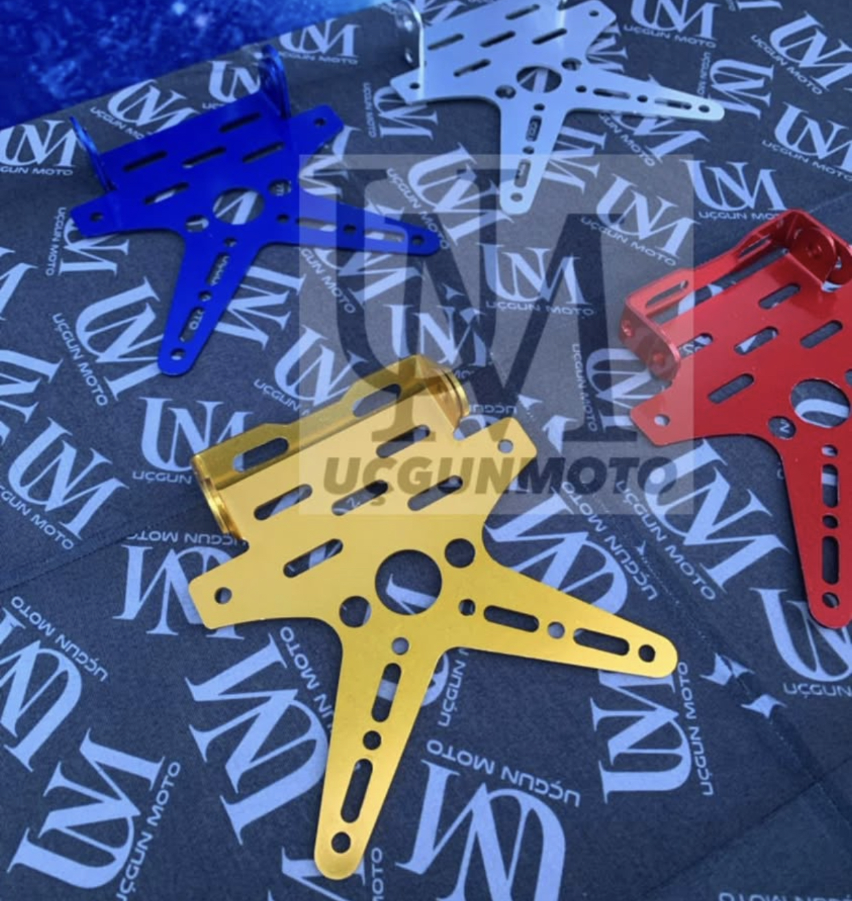 UNIVERSAL RENKLİ PLAKALIK